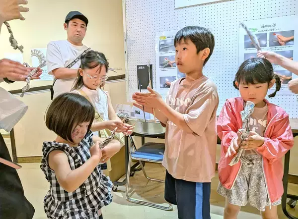 「一・五・十・百・千をわらで表示　文字読めない人に人頭税伝える「わら算」　宮古島博物館で140年前の現物展示」の画像