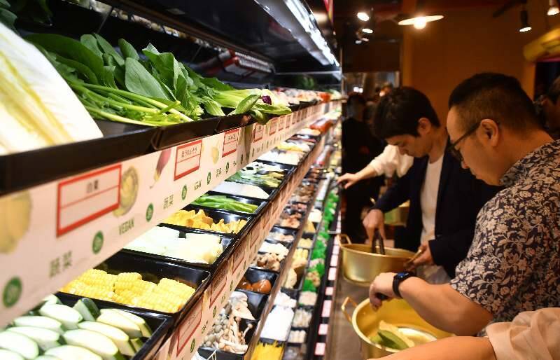 やっぱりステーキの「次」は麻辣湯！　豪州発「ドラゴンホットポット」那覇国際通りに日本初上陸　社長「クセになるしびれる辛さ体感して」