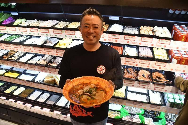 やっぱりステーキの「次」は麻辣湯！　豪州発「ドラゴンホットポット」那覇国際通りに日本初上陸　社長「クセになるしびれる辛さ体感して」