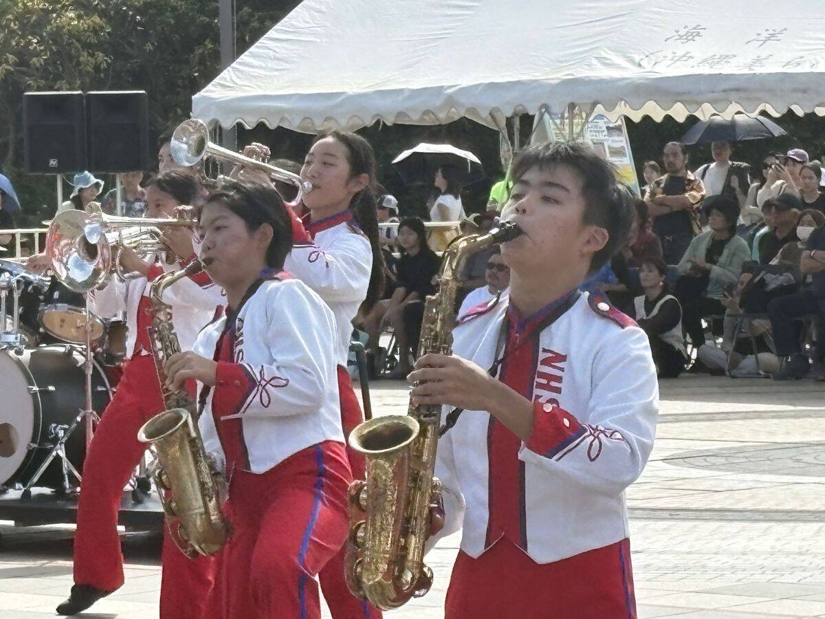 「音楽のオリンピック」連覇へ照準　西原高マーチングがCF支援募る　7月オランダで開催、圧倒的な音量と一糸乱れぬ隊列が強み