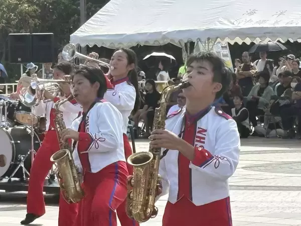 「「音楽のオリンピック」連覇へ照準　西原高マーチングがCF支援募る　7月オランダで開催、圧倒的な音量と一糸乱れぬ隊列が強み」の画像