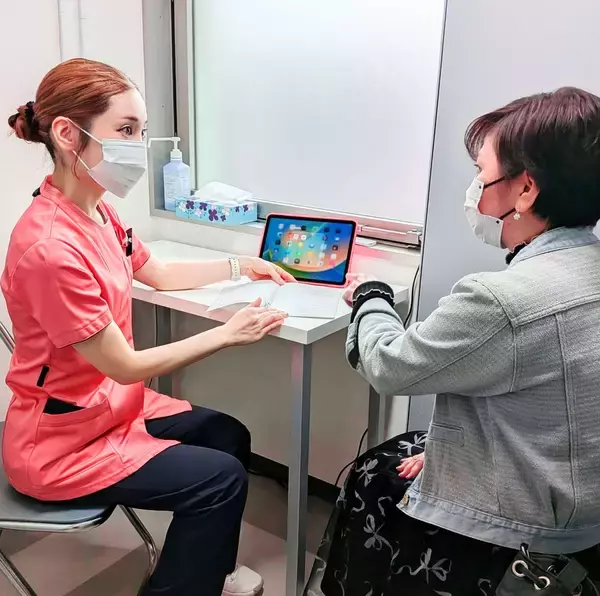 がん治療に伴う脱毛や肌荒れ　患者の悩み軽減へスキンケア　生活の質向上へ那覇西クリニックとファンケルが支援
