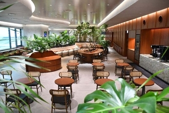 那覇空港　クレジットカードラウンジ「華」を移転　面積・座席が2.5倍に　ゴールド会員の搭乗者は利用無料