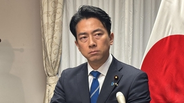 「ならば移設協力を」　小泉氏、共産田村氏に　普天間の危険指摘され
