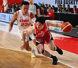「【写真10枚】渡邊雄太がドライブ　相手のドリブルを阻む渡邉飛勇　バスケ日本代表、桶谷新監督の初戦を振り返る」の画像4
