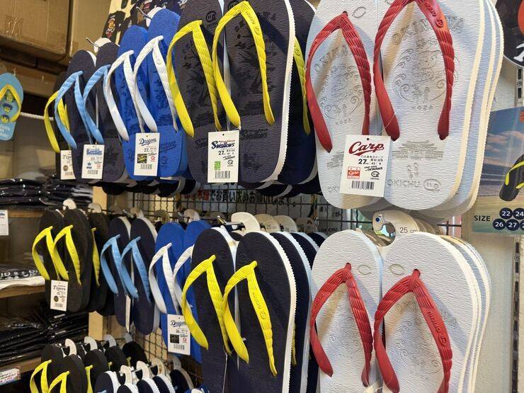 【北谷町】2026年モデル「中日ドラゴンズオリジナルグッズ」美浜の「OKICHU/沖忠」と「山忠本舗」にて販売中！【美ら浜つーしん】