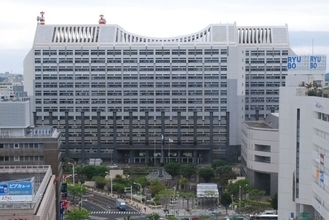 警棒接触で失明の元高校生と示談へ　沖縄県が8800万円支払う方針　6月議会で提案