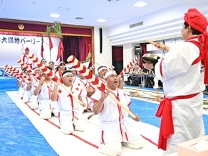 病気・遠浅・土地接収で海へ行けず陸で爬龍船をこぐ　那覇市大嶺の伝統行事「地バーリー」、海での競漕復活に意欲　