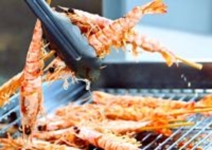 【写真特集】島味噌もやしそば・車エビの素揚げ・久米島紬　島の恵みが一堂に　那覇市で沖縄・久米島フェア