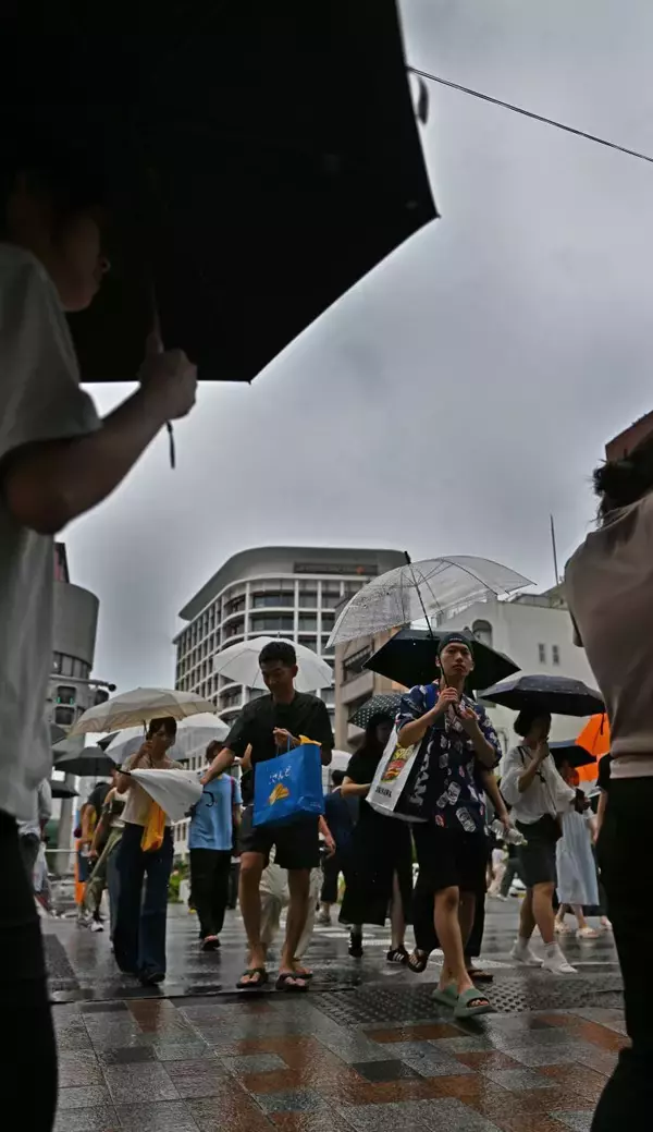 「連続「真夏日」　那覇で途切れる　本島地方と先島諸島で警報級大雨の恐れ」の画像