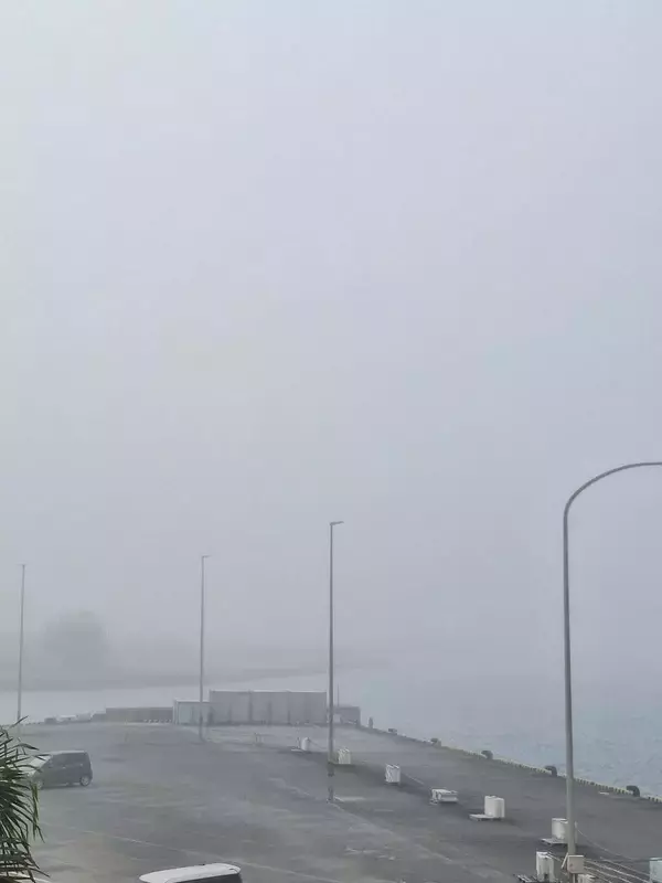 「伊江島タッチューも覆われた」 濃霧でフェリー立ち往生　伊江港に接岸できず、3日午前