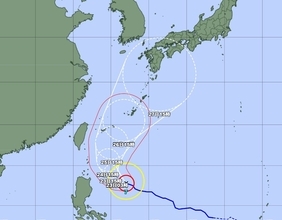 非常に強い台風7号北上、沖縄地方を直撃コースか（6月22日午後3時現在）