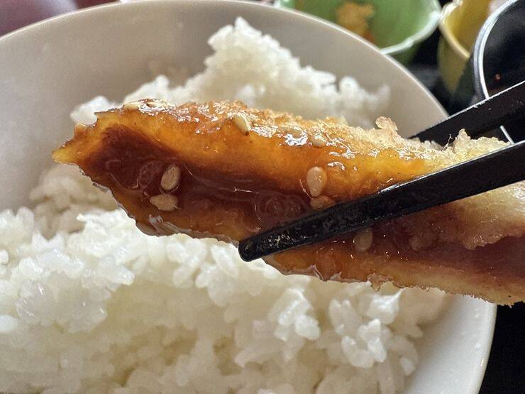 【北谷町】ランチタイムを始めた砂辺の老舗居酒屋『まぐろダイニング あまわり』の定食を食べてきました♪【美ら浜つーしん】