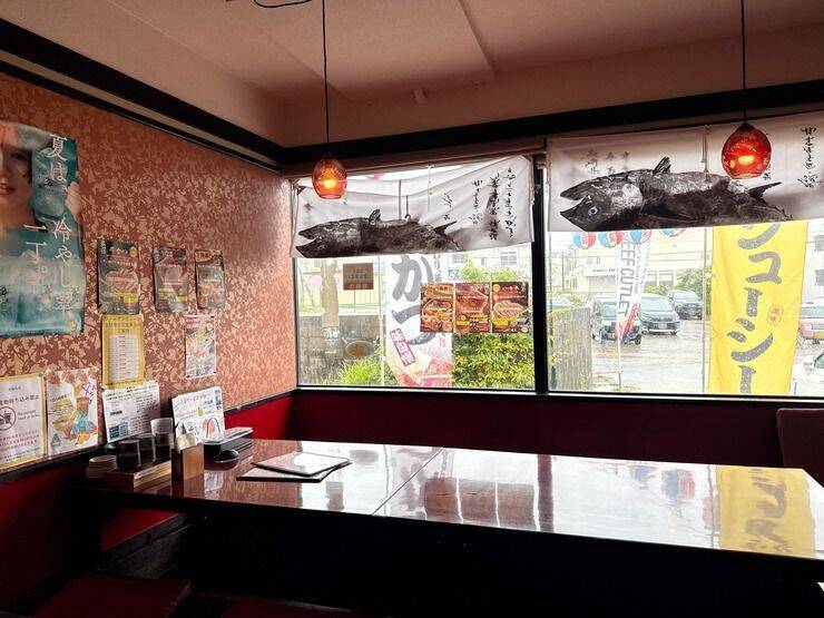 【北谷町】ランチタイムを始めた砂辺の老舗居酒屋『まぐろダイニング あまわり』の定食を食べてきました♪【美ら浜つーしん】