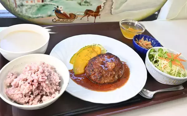 「【わが社のパワーランチ】琉球オリオンホテル「岡ちゃん食堂」　手間を惜しまぬベテランシェフの味」の画像