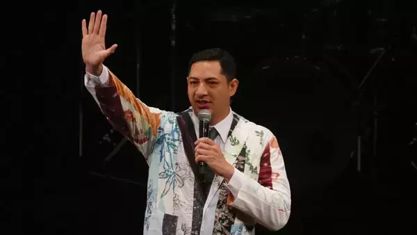 「「沖縄あるある」は東京で通じるか？ バイリンガル芸人ニッキー、SNSでバズった“意識低い系キャラ”で全国ツアーへ」の画像