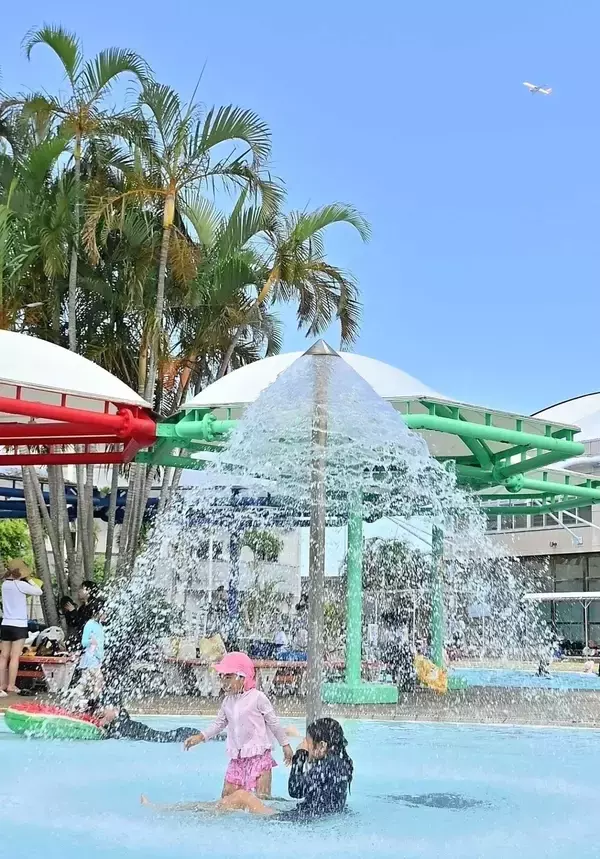 沖縄の量販店「暖房家電が展示できない」　10月も続く真夏日　プール営業終了後も問い合わせ