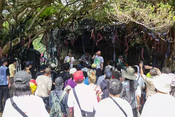 「「誰もが対等」掲げる異色の無料音楽フェスODDLAND　沖縄市で10年ぶり開催　みんなでつくる“優しい社会”の実践」の画像