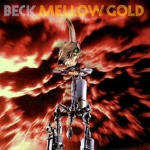 Beck、グランジ以降のオルタナティブロックを牽引した名作『メロウゴールド』