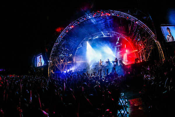 サカナクション Sweet Love Shower のライブ映像から アイデンティティ 新宝島 をgyao にて配信スタート 19年10月17日 エキサイトニュース