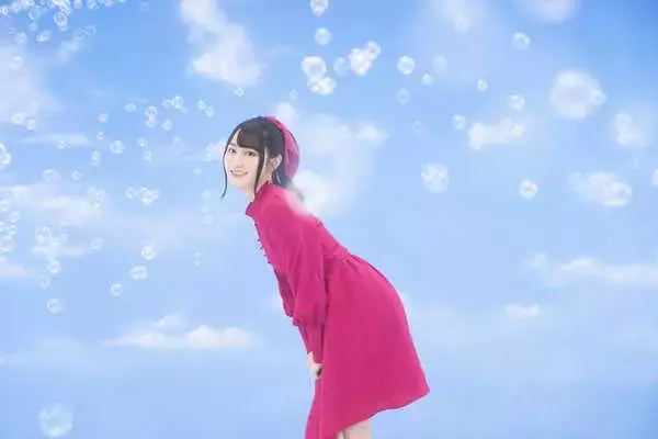 「小倉 唯、ニューシングル「ハピネス*センセーション」のビジュアルワークを公開」の画像