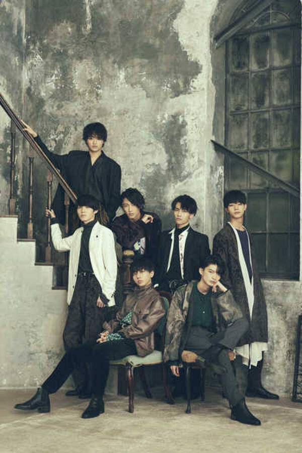 原因は自分にある アンニュイな表情とダンスで魅せる新曲 柘榴 のmvを公開 21年1月8日 エキサイトニュース