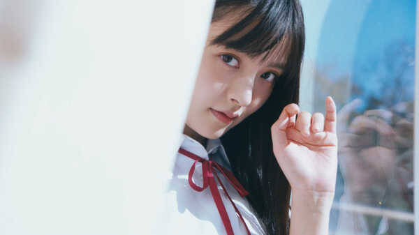 上坂すみれ Easy Love Mvで制服 メイド ヒッピーに三変化 21年4月3日 エキサイトニュース