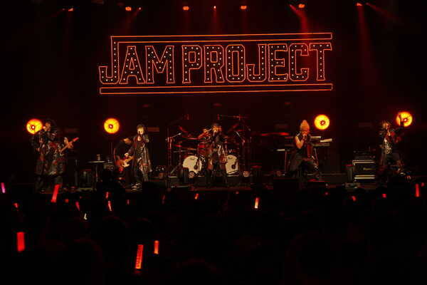 Jam Project ゲーム スーパーロボット大戦30 主題歌となるニューシングル Drei Kreuz 鋼のサバイバー を全国ツアー初日にて初披露 21年9月14日 エキサイトニュース