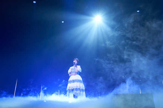 富田美憂、全13曲を披露した1stライブのレポートが到着