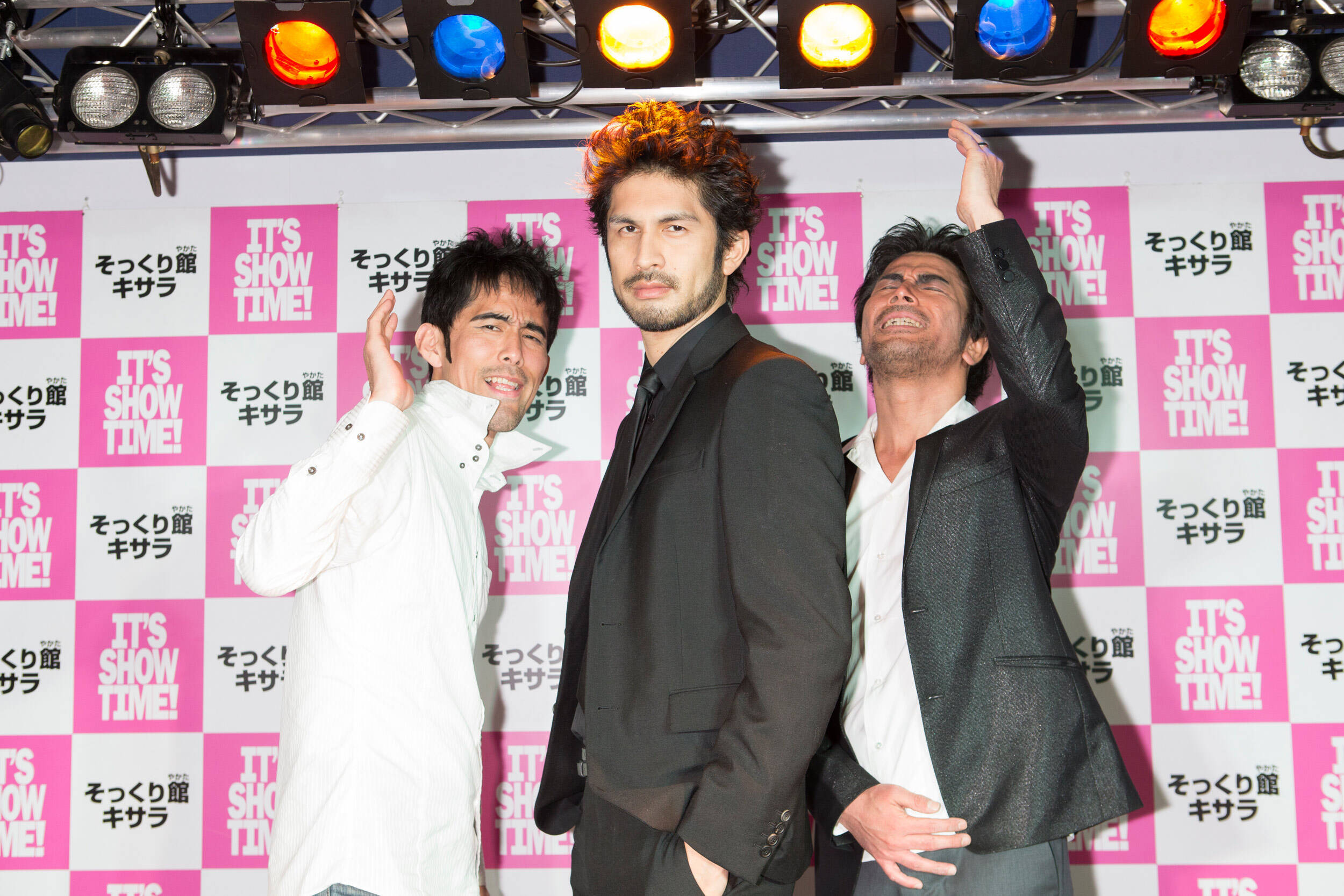 平井堅 噂のモノマネハウスにサプライズ登場 14年4月2日 エキサイトニュース