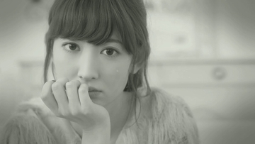 LUHICAの新曲MVに、AKB48の小嶋陽菜が友情出演！