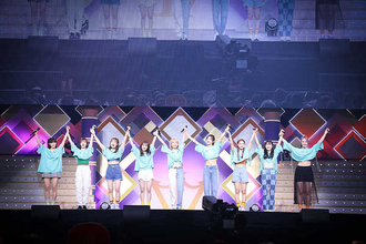 Girls²、ファンへの感謝を伝えたデビュー3周年記念アリーナライブのレポートを公開！