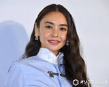 「滝沢眞規子、シンプルなパンツスタイルでも存在感　ディオールイベント来場」の画像1