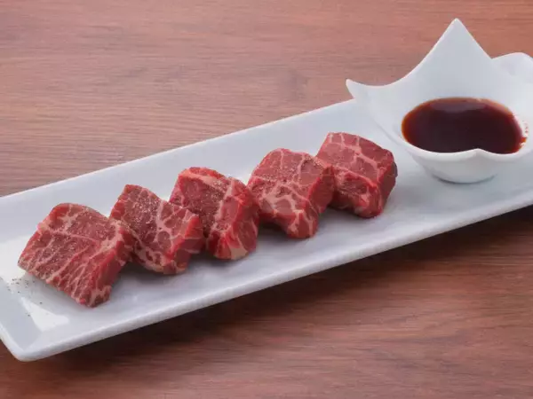 牛角に“ぜいたくすぎる”春限定メニュー登場　“0.15％”の希少部位＆うなぎの石焼ビビンバを食べ放題でも