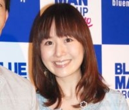 43歳・山川恵里佳、ランジェリー＆ビキニ姿で美ボディ全開「最高」「色気が爆発」　夫はおさる