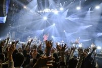 【福フェス】sumika、キャッチーでリズミカルなパフォーマンスを披露