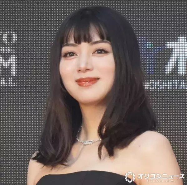池田エライザ、ぱっつん前髪×和装の優美な姿に反響「美しすぎる」「いろっぺぇ」