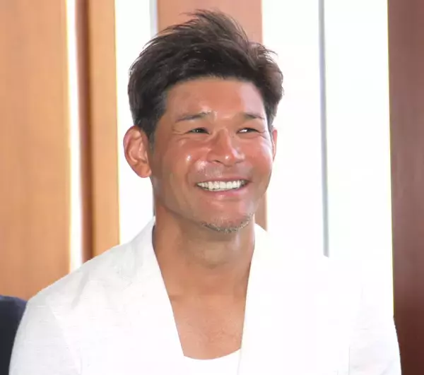 照英、愛車は“高級フルサイズミニバン”「愛と夢と情熱が詰まった車」　“買取査定”でまさかの金額提示→一同驚愕