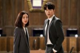 【あすから】“ツンデレ魔女検事” チョン・リョウォン＆“年下イケメン検事”ユン・ヒョンミンの新感覚リーガル・ラブコメディ　韓国ドラマ『魔女の法廷』放送開始