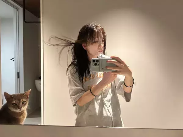 あいのり桃、ドライヤー中に手元見て仰天　共感の声続々「ひぃ～～」「同じくそうなります！笑」