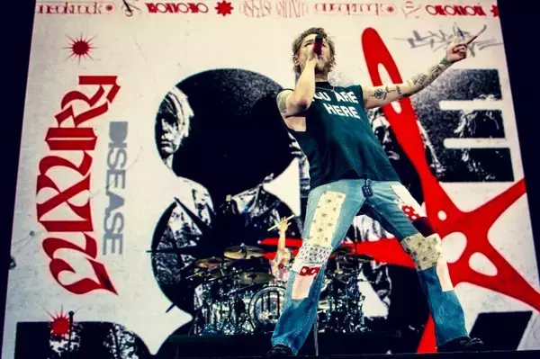 ONE OK ROCK、無観客ライブの地・ZOZOマリンスタジアムに“帰還”　世界約80万人動員ツアー最終章「これが世界のONE OK ROCKだ！」【ライブレポート】