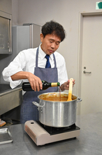 『格付けチェック』浜田雅功、“絶対ありえへん”カレーを作る