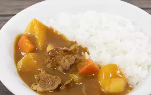 「福神漬けより好き」カレーライスに“梅干し”「斬新」「意外な組み合わせ…！」と反響