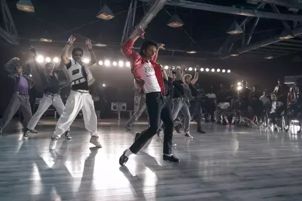マイケル・ジャクソン「Beat It」ショートフィルム、全国390館で期間限定上映決定