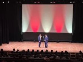 ヤーレンズの魅力全開！単独ライブで魅せた“圧巻の漫才”「我々しか出てきません」