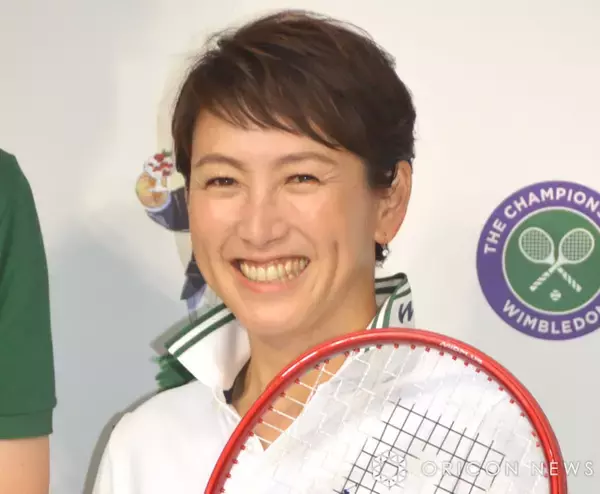 杉山愛、10歳長男＆4歳長女“顔出し”ショット　“サプライズ”で空港出迎えに「こうやってずーっと隠れていたんですって 待たせてごめーん」