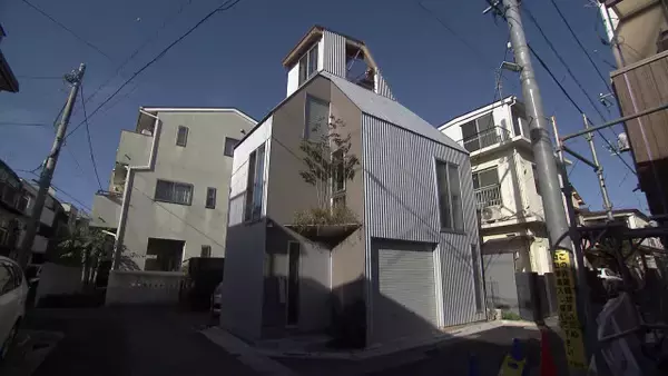 都心の“建坪6.3坪”狭小住宅、“兼ねる”ことで快適な空間を実現【住人十色】