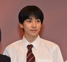 本島純政、天然エピソードをバラされて苦笑い　ひなあられ食べる原菜乃華に「母の日？」