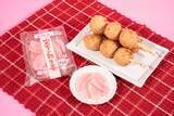 「ファミリーマート、串物不動の人気No.1「鶏つくね串」が岩下の新生姜と初コラボ　ふんわり×シャキシャキ食感を楽しめる」の画像1