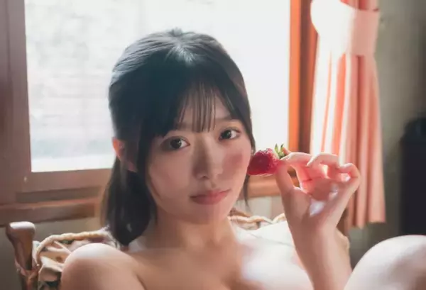 身長168cmの“最強バレリーナ美女”高鶴桃羽、グラビアで見せる抜群の透明感